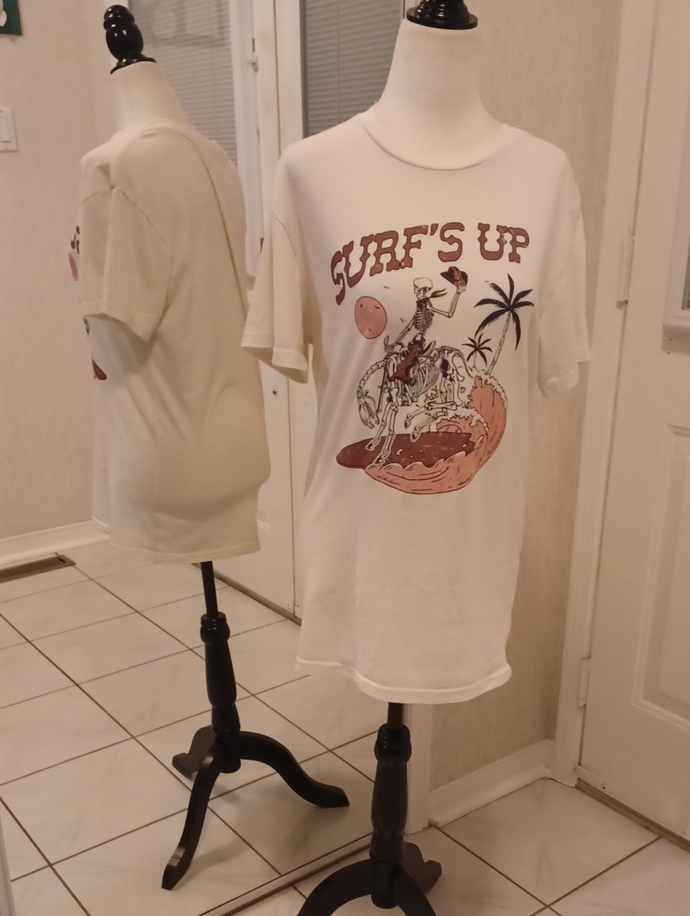4/$60 Cowboy & Horse Skeletons "Surf's Up" Graphic Tee - Size Medium